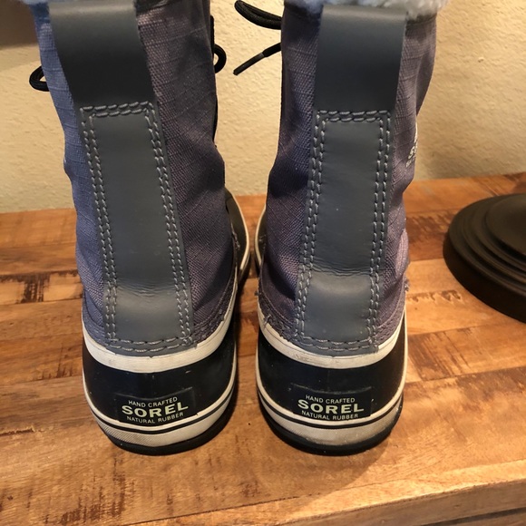 Sorel Winter Carnival Boots 5.5 - Picture 3 of 6
